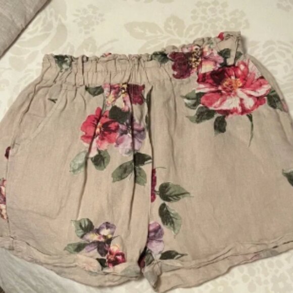 Floral Linen Print Women's Shorts - Picture 1 of 4